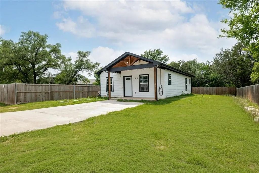 3516 Tomahawk Drive, Granbury