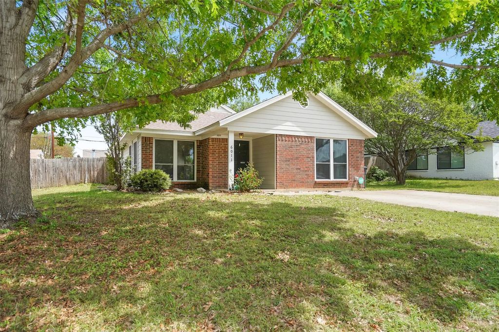 6011 Hott Springs Drive, Arlington