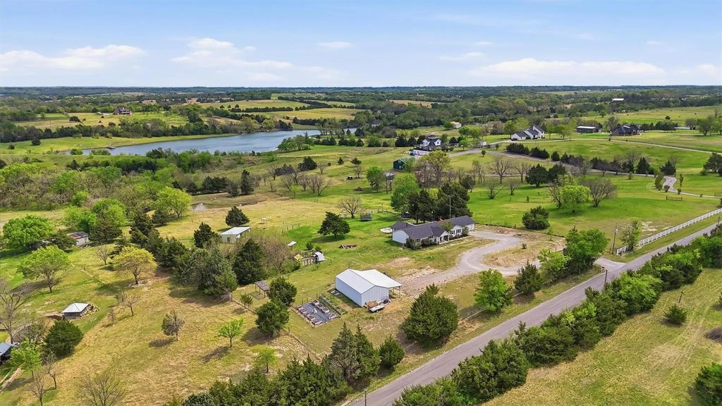 4990 Luella Road, Sherman