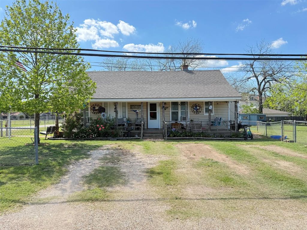 306 3rd Street, Valley Mills