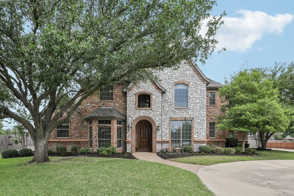 1003 Monarch Court, Keller