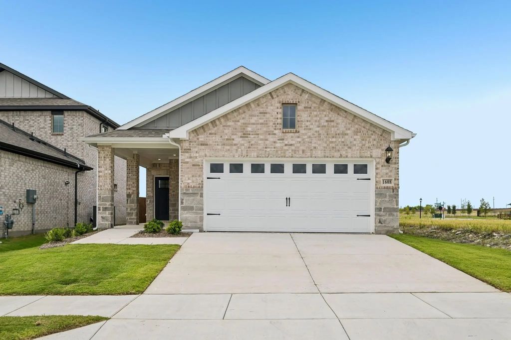 1608 Arches Road, Anna