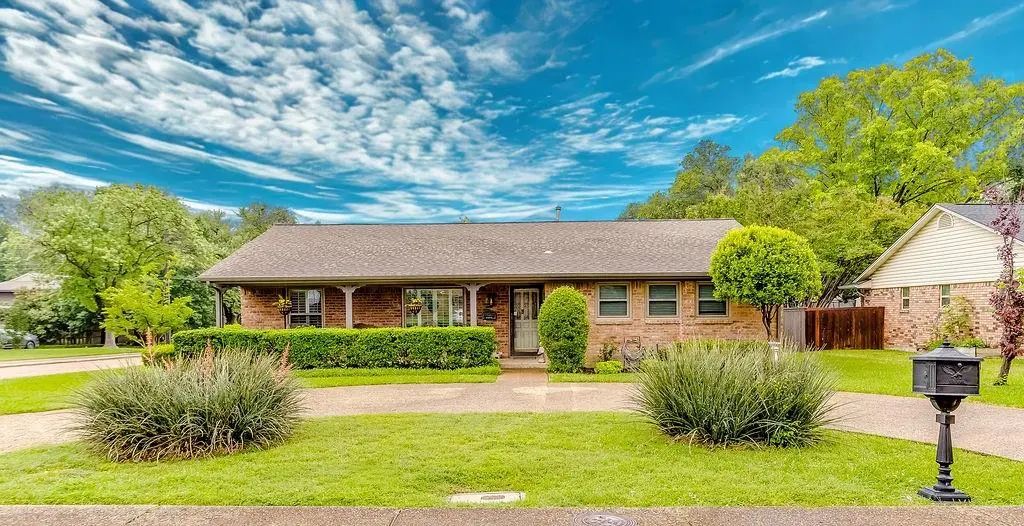 7760 La Cosa Drive, Dallas