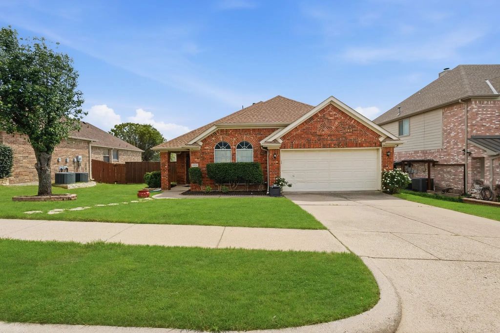 5504 Thornberry Drive, Fort Worth