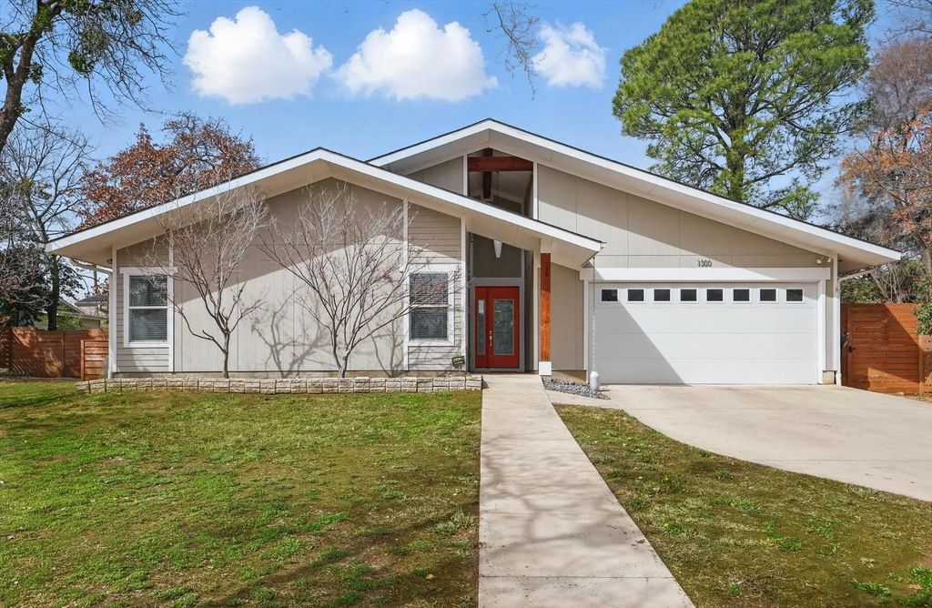 1300 Kendolph Drive, Denton