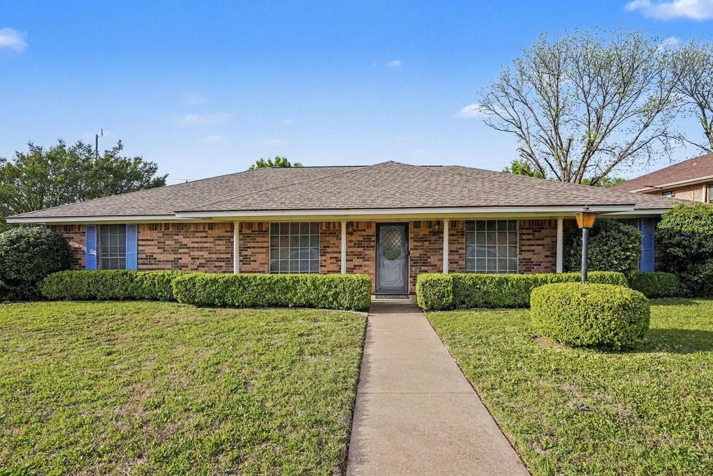 4858 Winesanker Way, Fort Worth