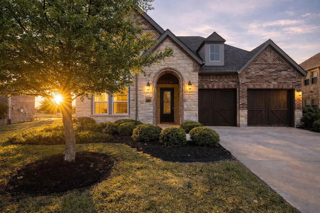 8121 Mary Curran Court, Dallas