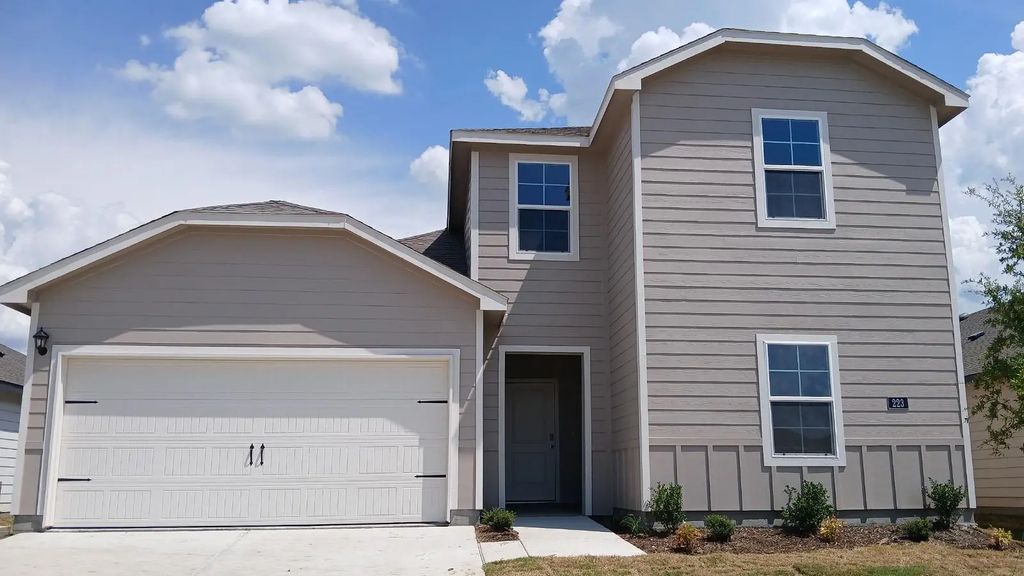223 Whispering Pine Drive, Royse City