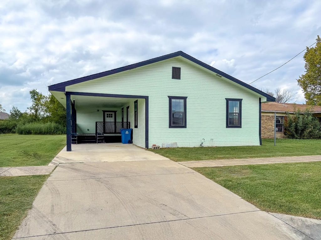 1112 E 13th Avenue, Corsicana