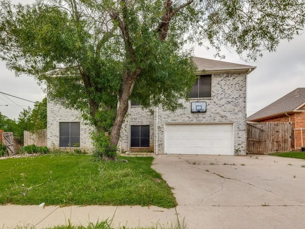 1145 Briar Oaks Drive, Irving