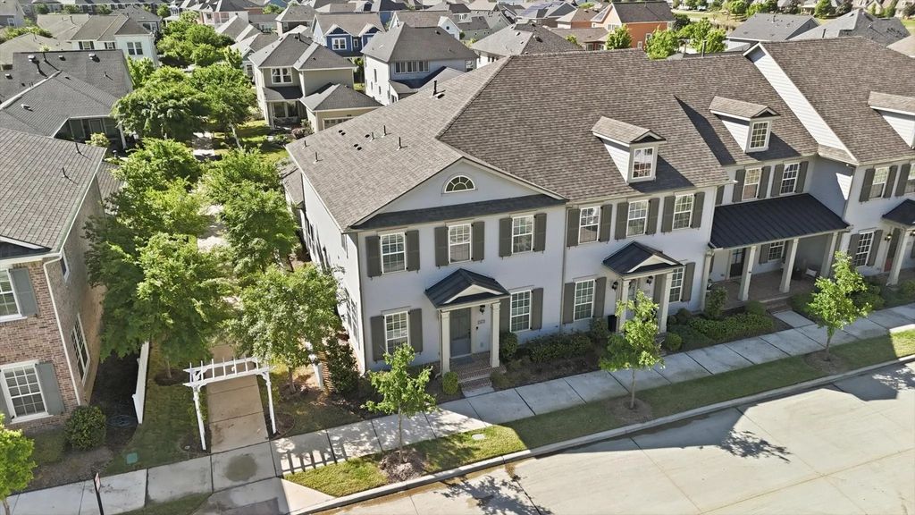 8726 Mangham Street, North Richland Hills