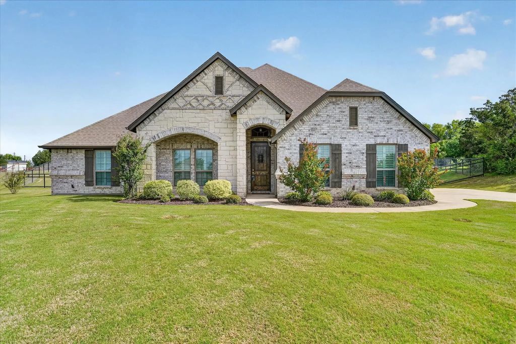 1019 Merriam Court, Weatherford