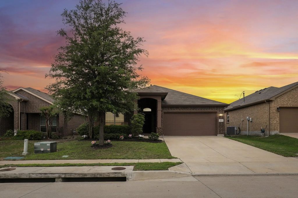 5913 Comanche Peak Drive, Fort Worth
