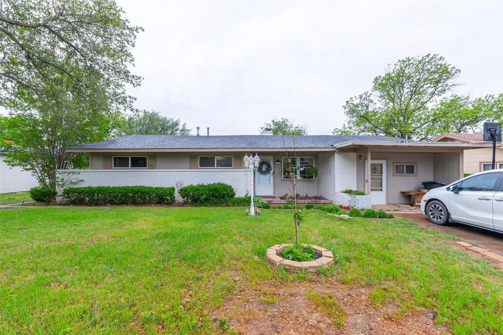 2116 Cedar Crest Drive, Abilene