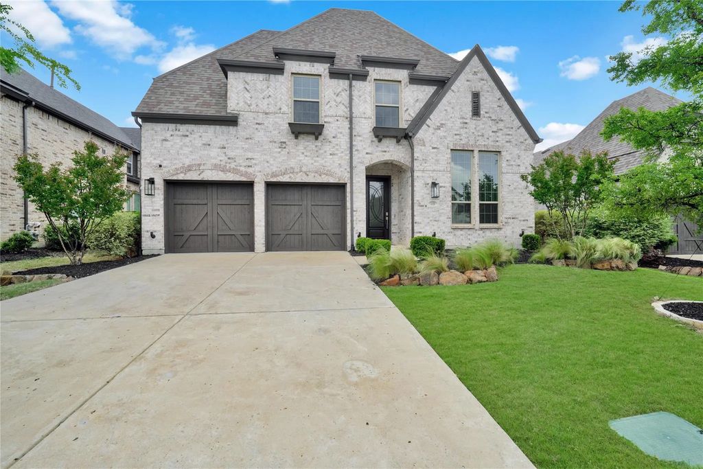 1030 Gentle Knoll Lane, Prosper