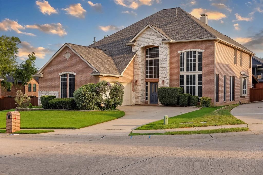 101 Edinburgh Court, Highland Village