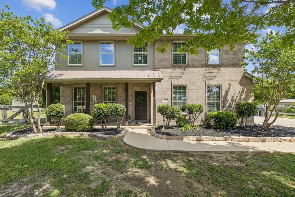 805 Lake Shadow Drive, Lavon