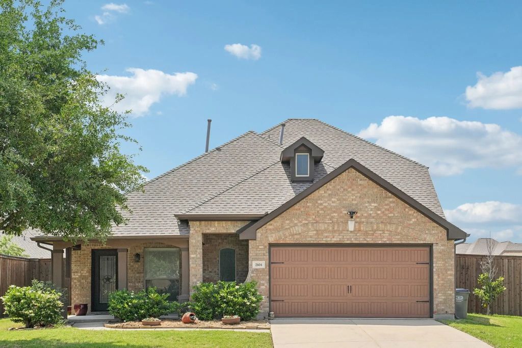 2604 Deer Hollow Drive, Little Elm