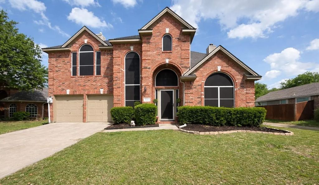 2223 Briary Trace Court, Lewisville