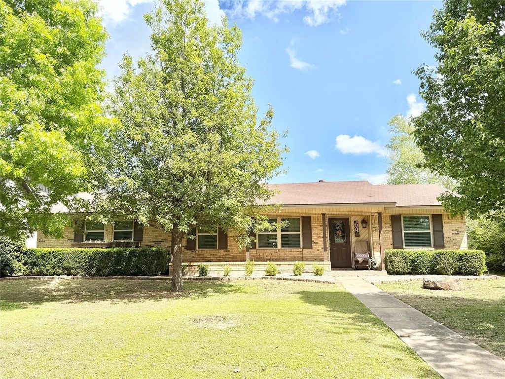 806 Glen Key Street, Denison