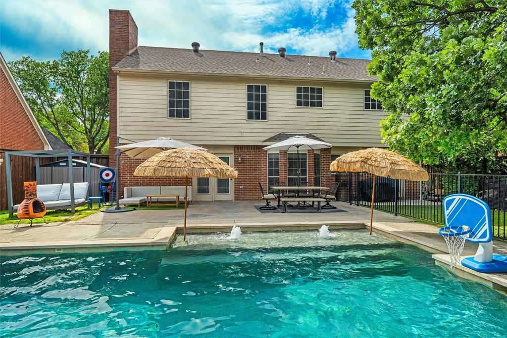 8016 Crazy Horse Lane, Fort Worth