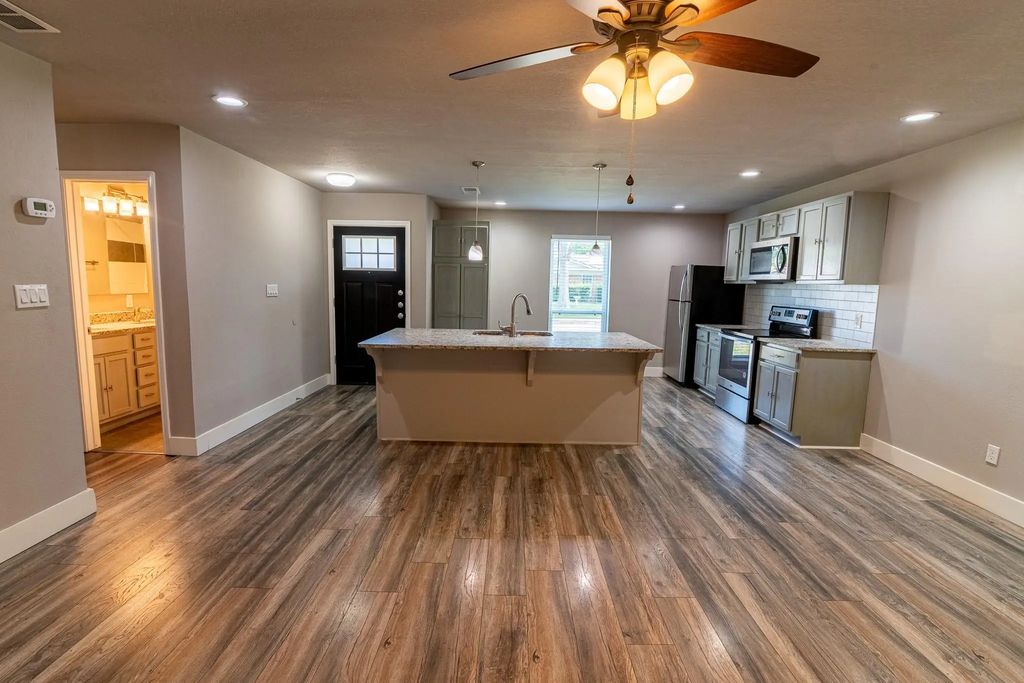807 Meadow Mead Drive, Allen
