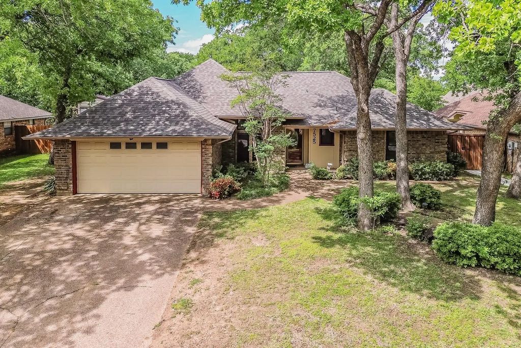 7525 Woodhaven Drive, North Richland Hills