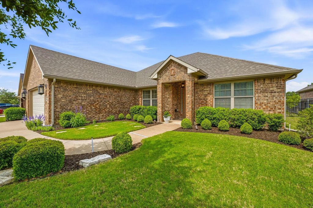 1021 Morningside Drive, Burleson