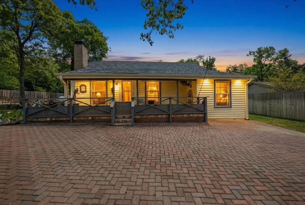 333 Lakeview Drive, Hideaway