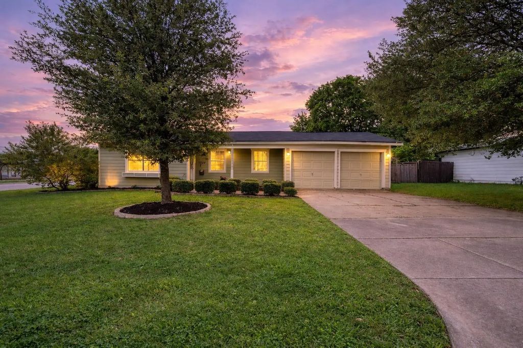 5328 Caroldean Street, Haltom City