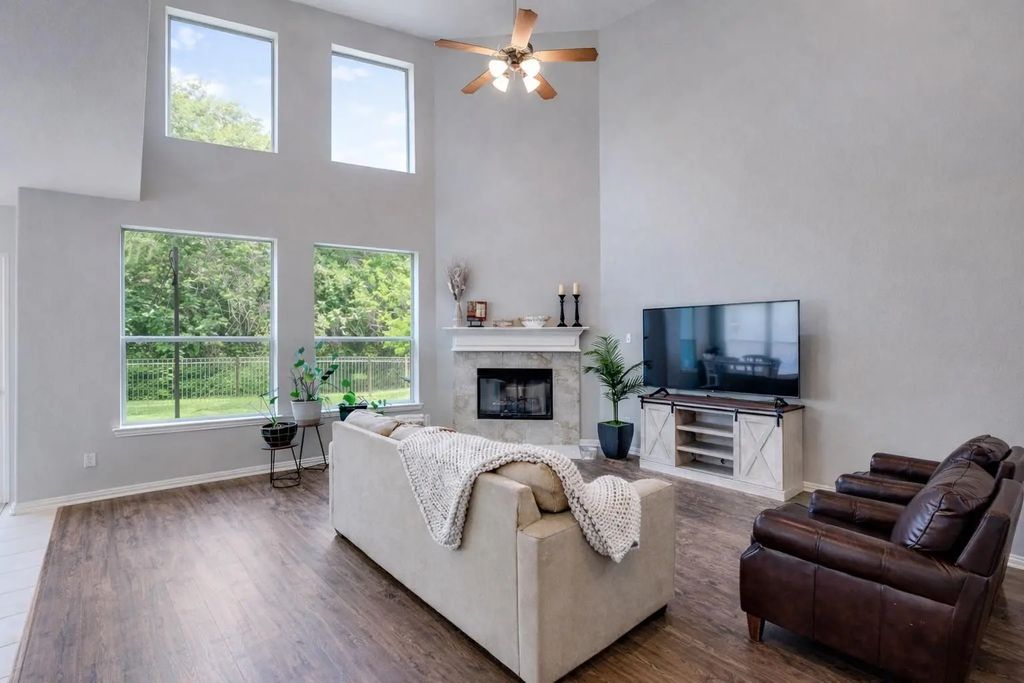 330 Kirby Drive, Argyle
