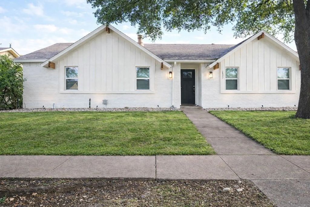 2822 Teakwood Drive, Garland