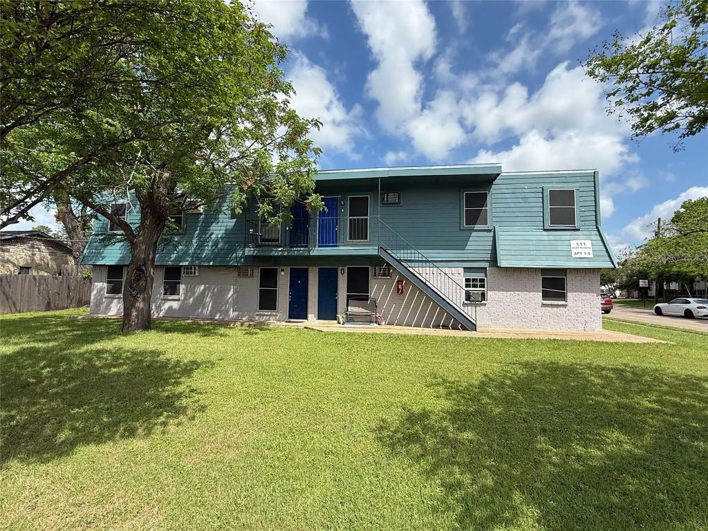 111 E Rogers Street, Arlington