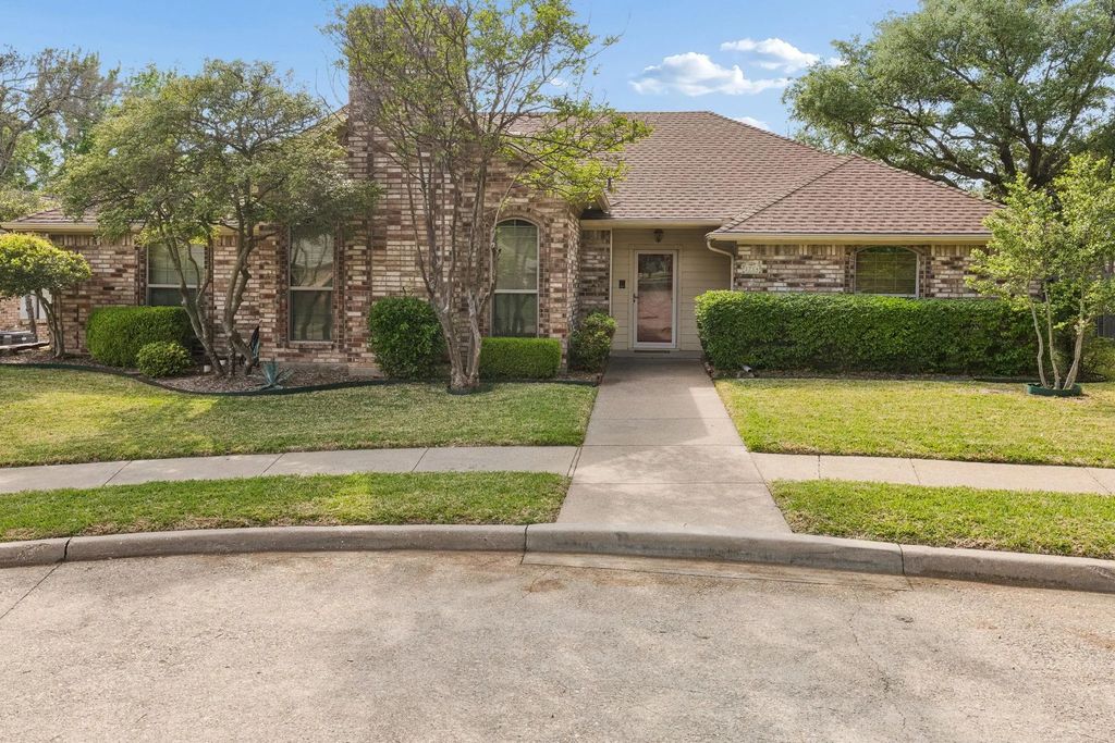 1714 Blain Drive, Rowlett