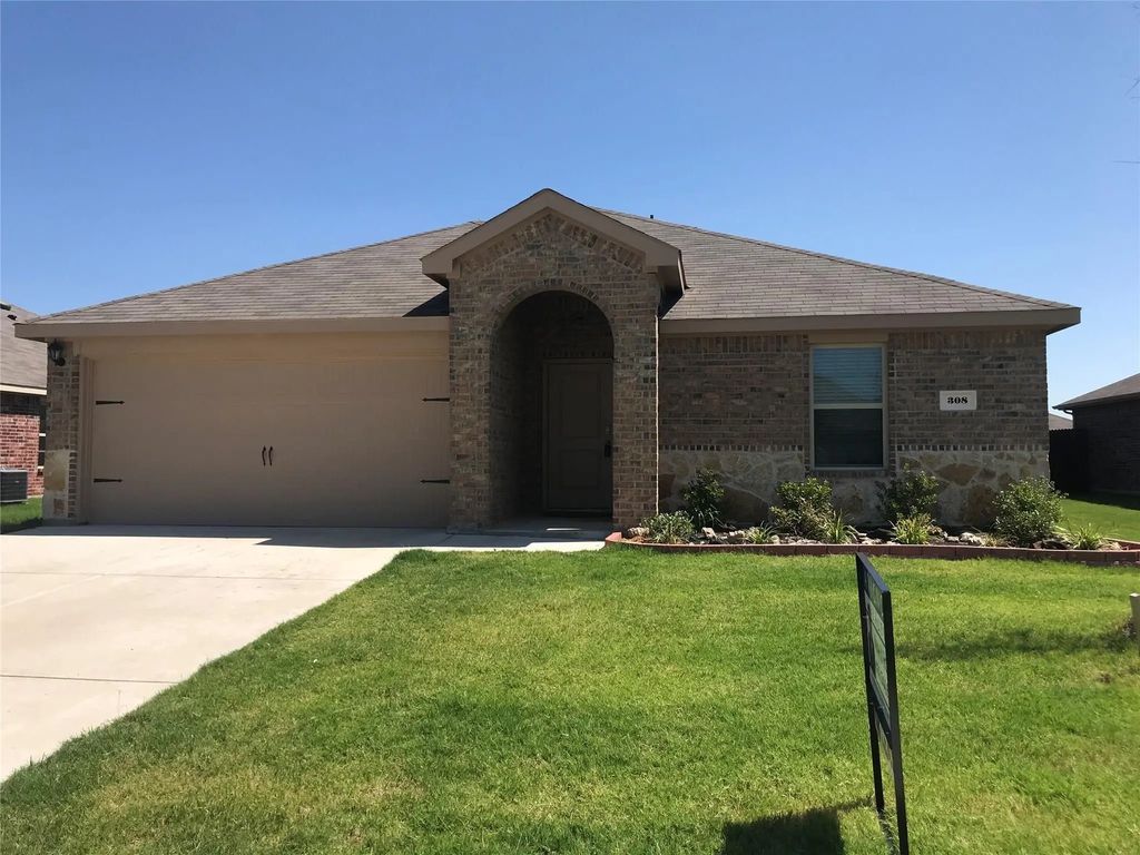 308 Saw Mill Road, Royse City