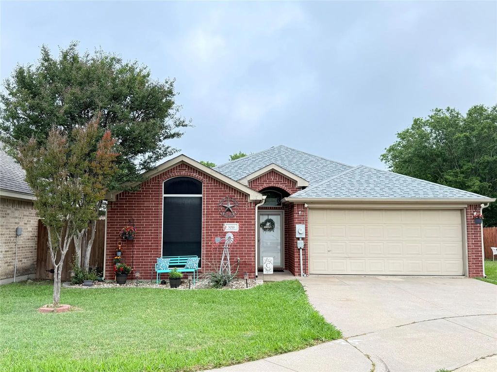 3016 Huntington Court, Waxahachie