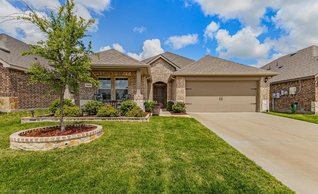 3205 Glazner Drive, Mesquite