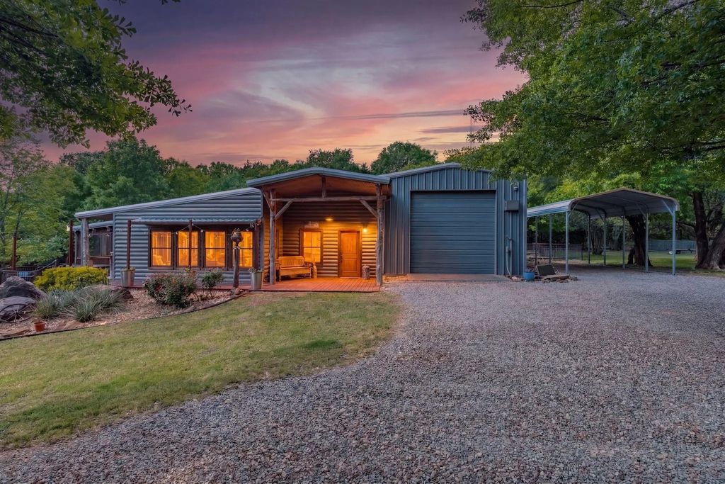 2680 County Road 2010, Ravenna