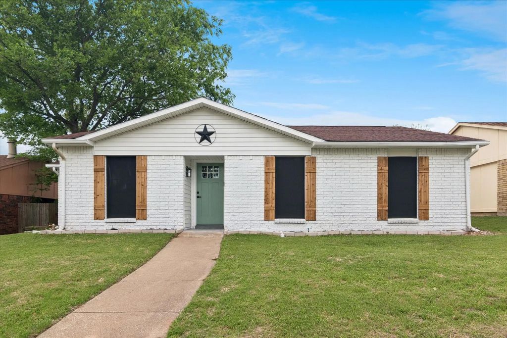 7426 Cloverglen Drive, Dallas