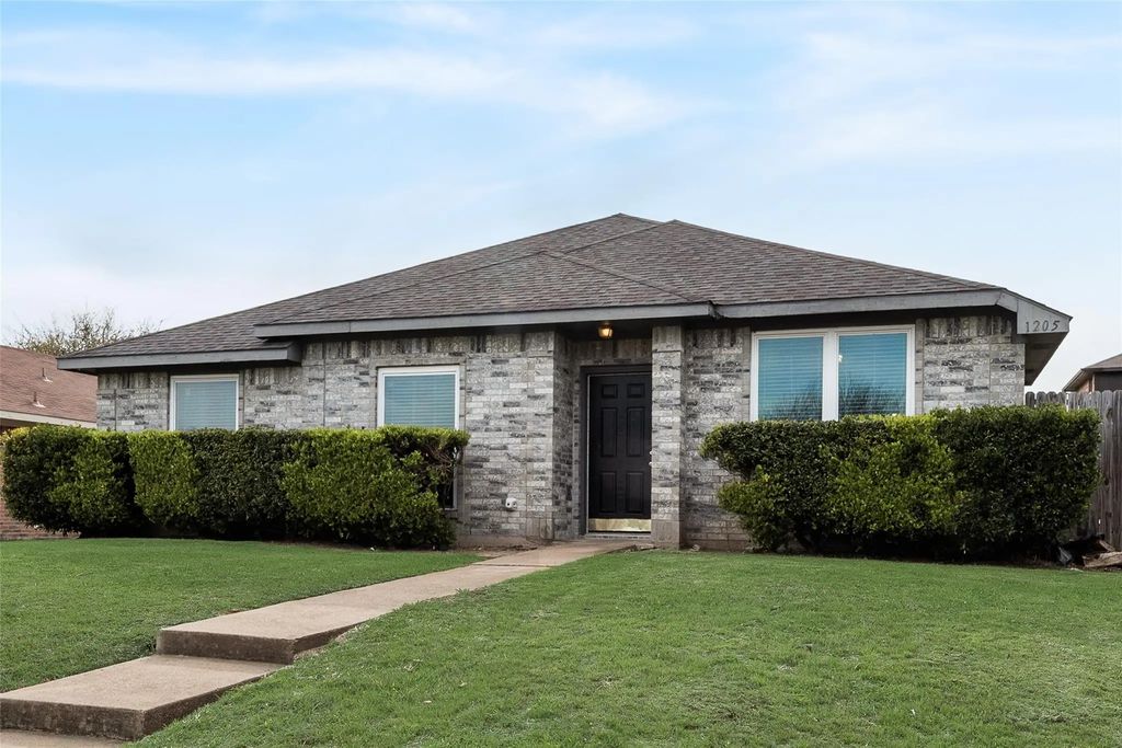 1205 Candlenut Court, DeSoto