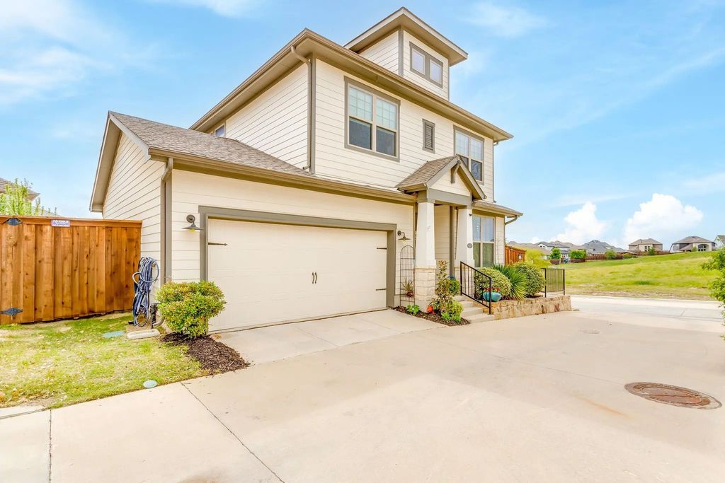14221 Walsh Avenue, Fort Worth
