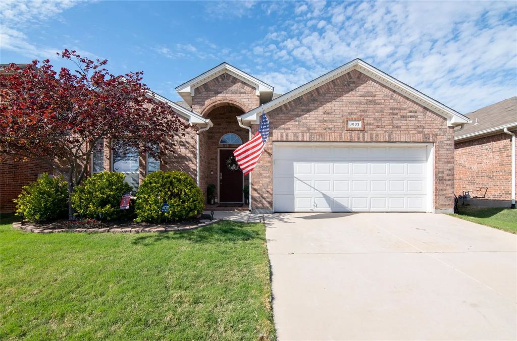 3833 Wellsburg Way, Fort Worth