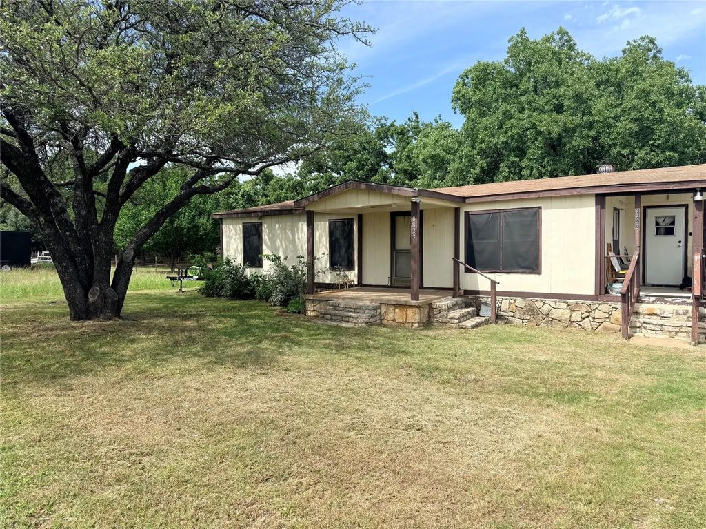 8823 Mid Haven Circle, Granbury