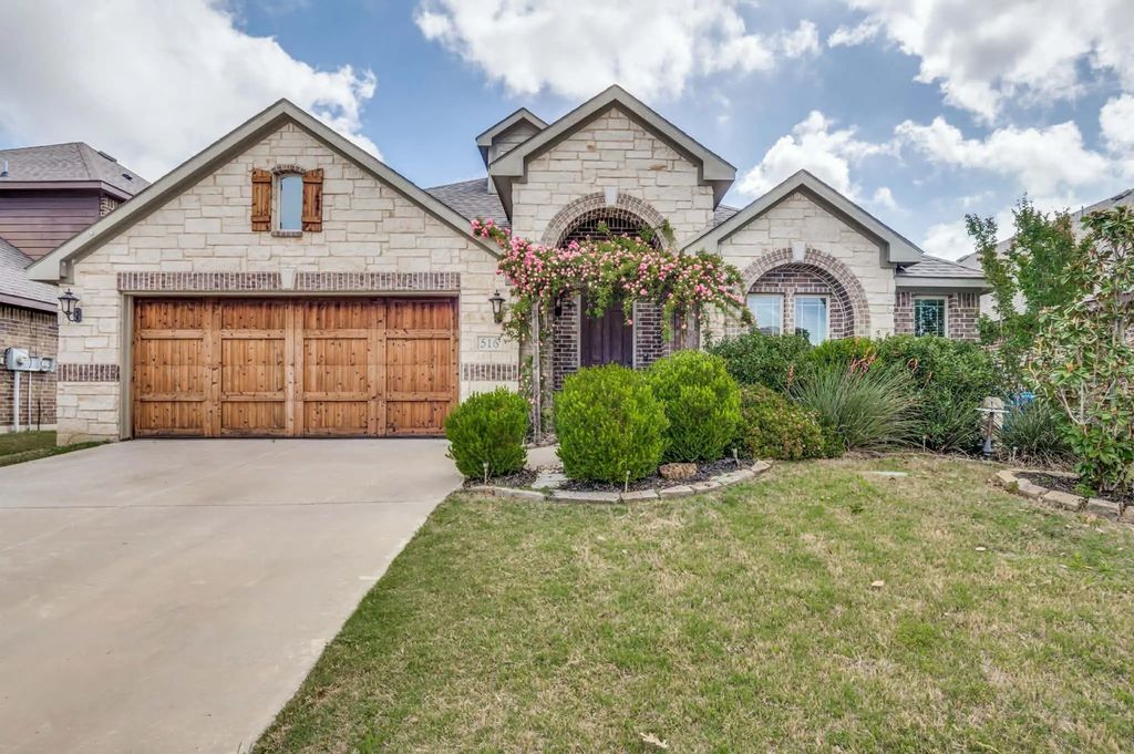 516 Lakeview Drive, Alvarado