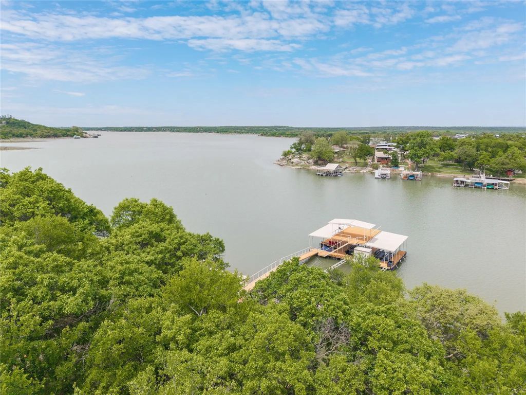 561 County Road 611, Brownwood