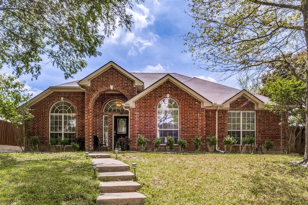 3304 Cedar Brook Court, Sachse