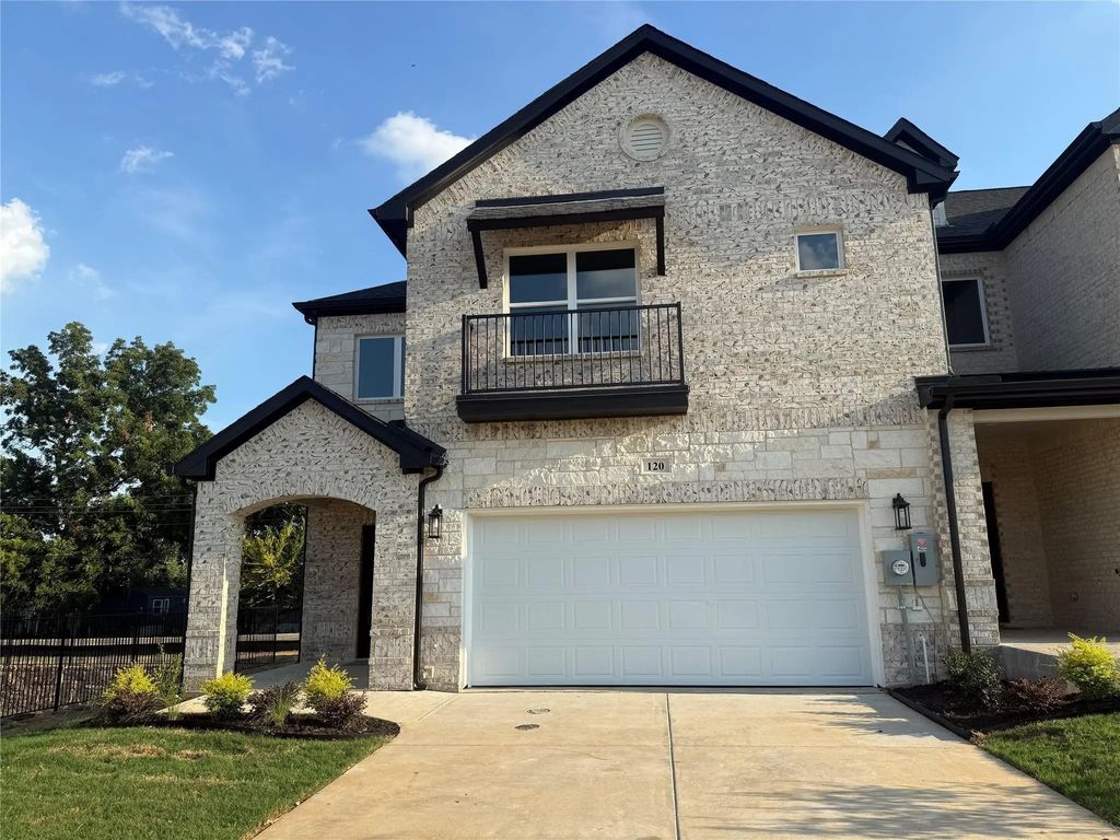 120 Homes Drive, Grand Prairie