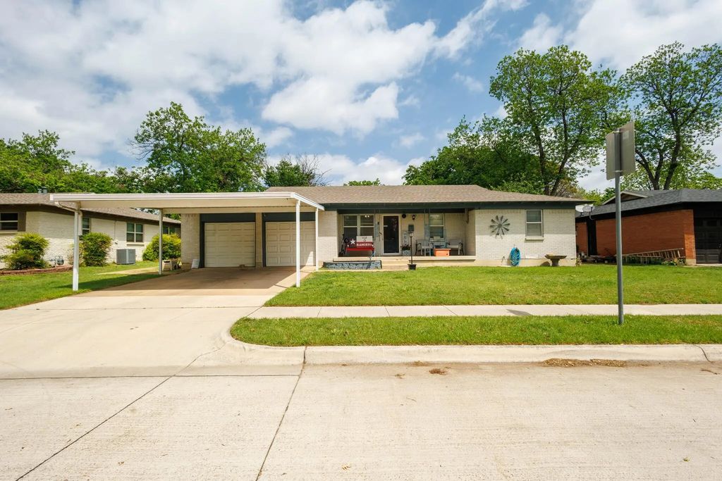 5421 Bonnie Wayne Street, Haltom City
