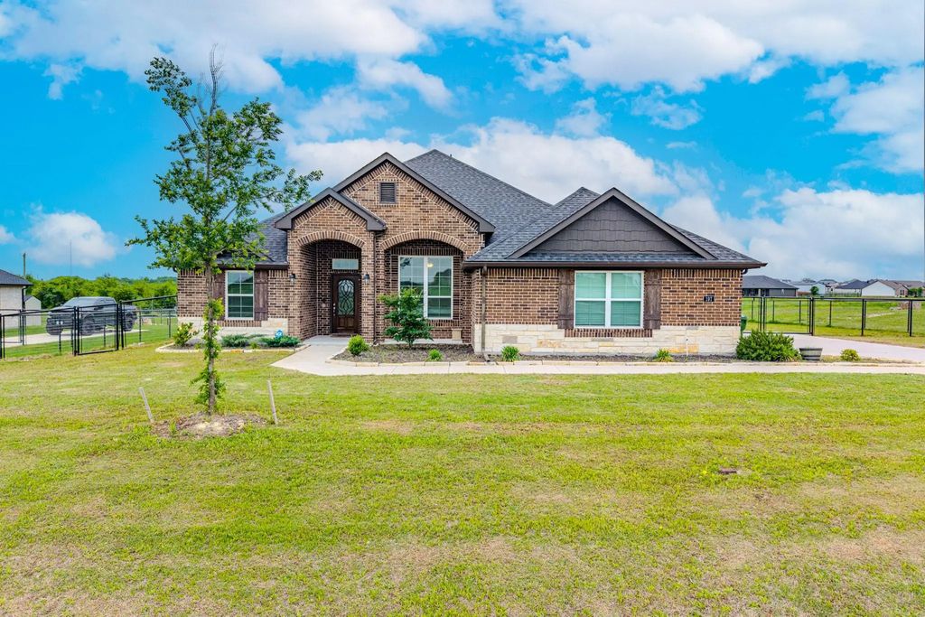 197 Stone Canyon Drive, Rhome