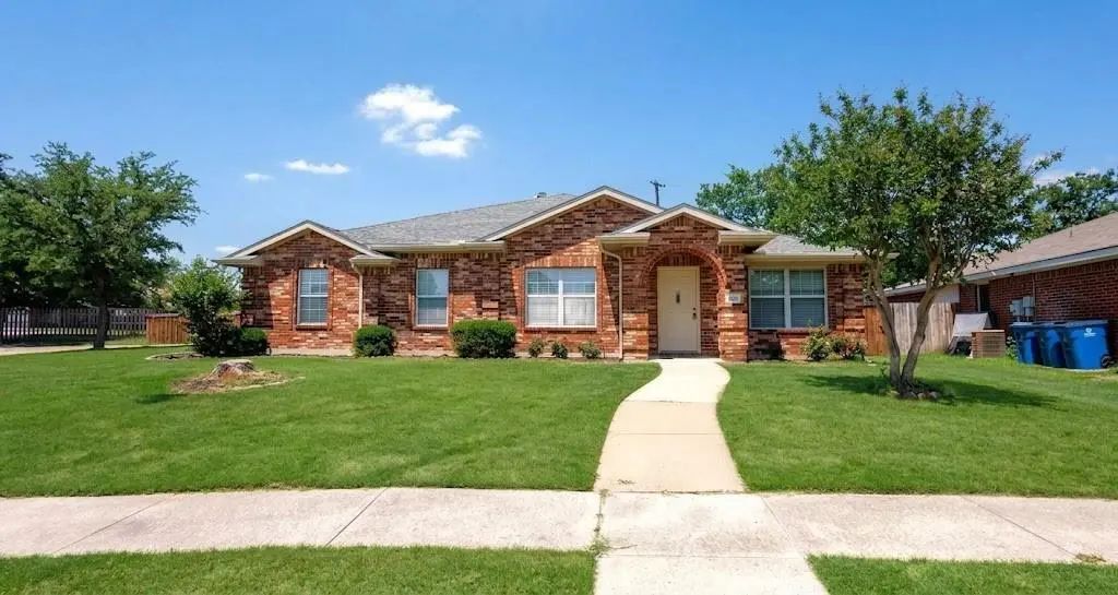 7218 Compass Point Drive, Rowlett